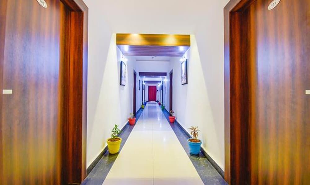 FabHotel Pentagon Next 2