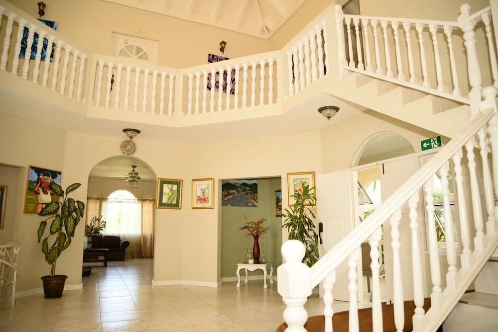 Retreat Guesthouse Luxury Suites 2