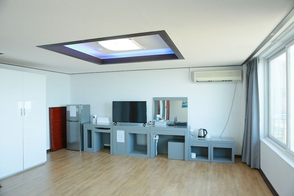 Mangsang Beach Pension 2