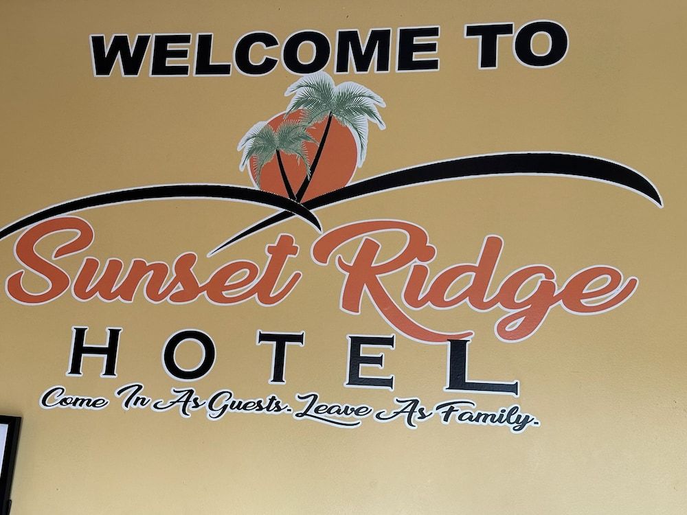 Sunset Ridge Hotel 2