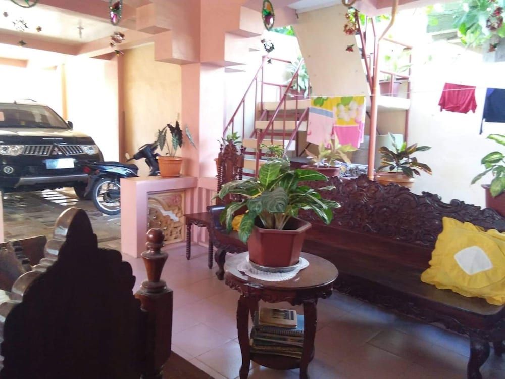 Ludy's Pension House 3