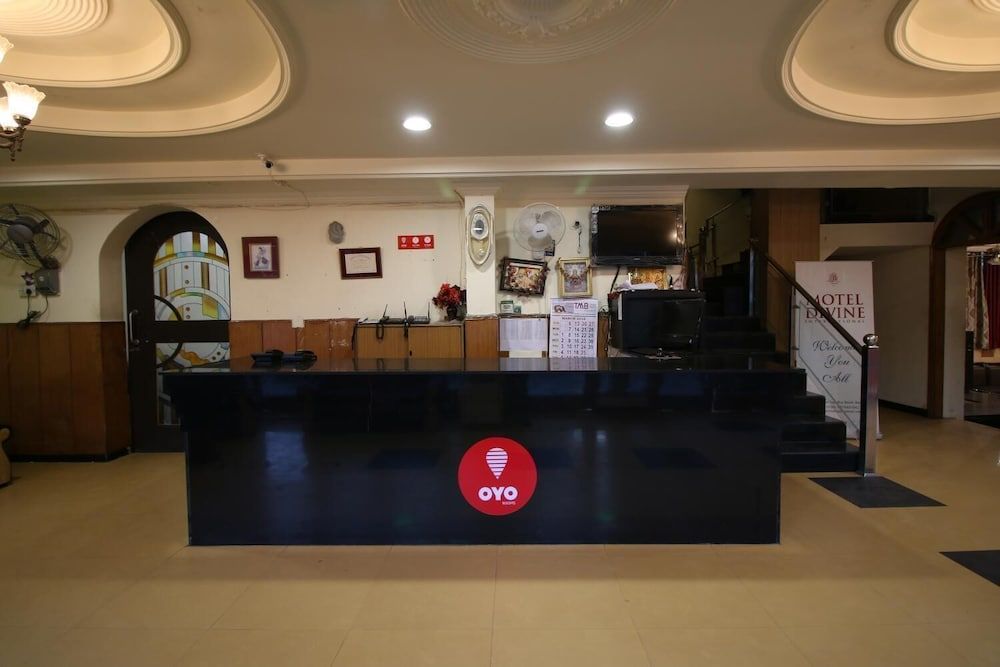 Motel Divine International 2