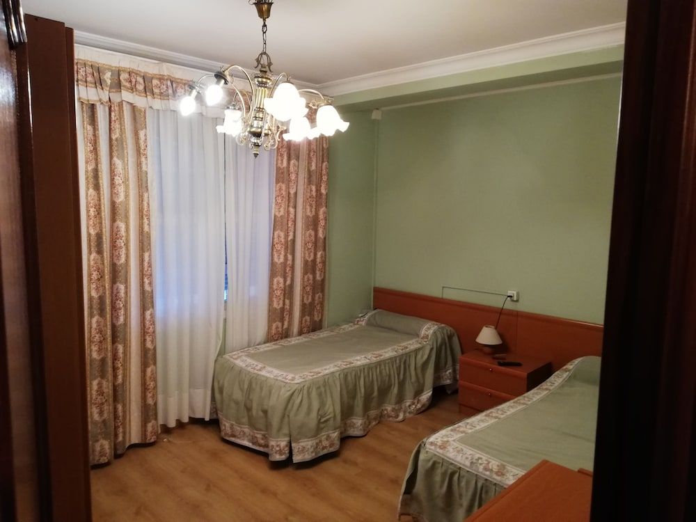 Hostal Restaurante La Cepa 2