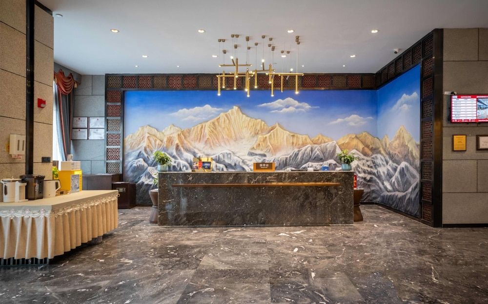 Ramada by Wyndham Diqing 3