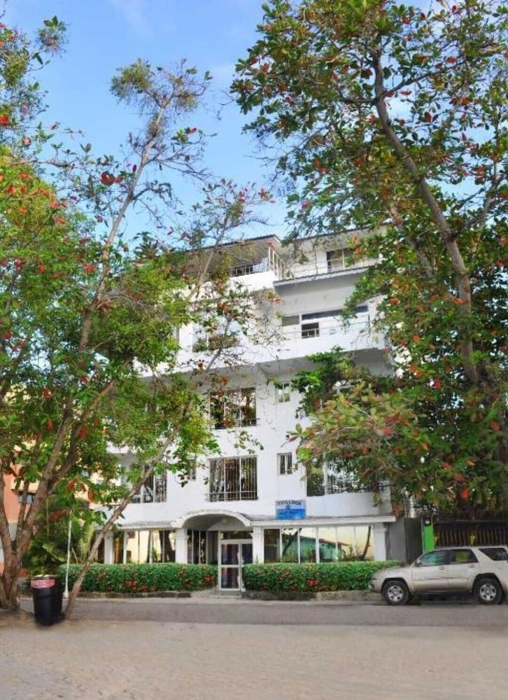 hotel costa linda -1 estrellas en Boca Chica