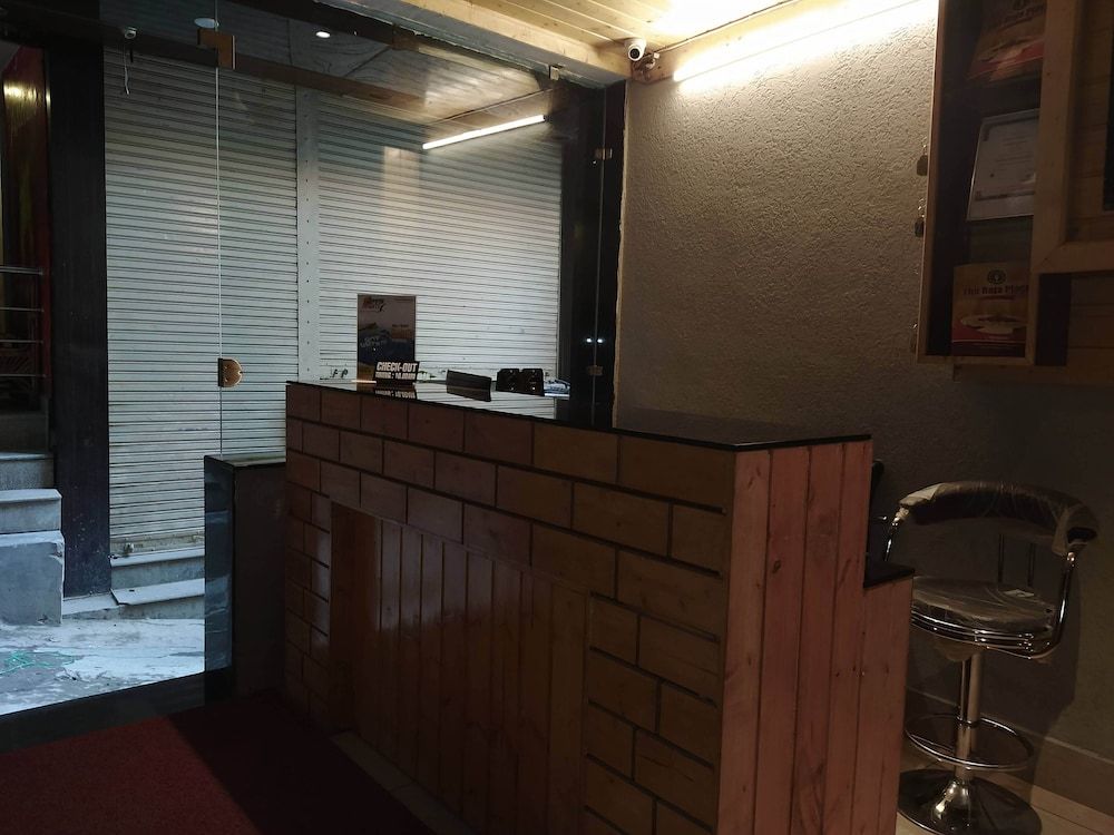 Hotel The Raja Palace 3