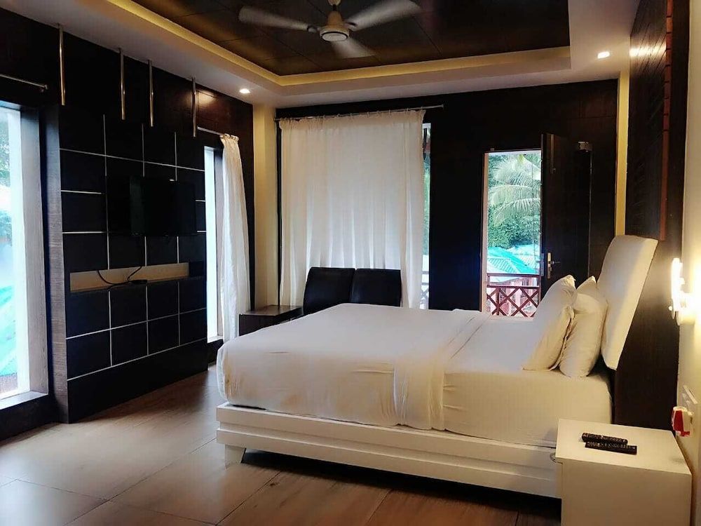 Pearl Park Beach Resort Private Limited 3