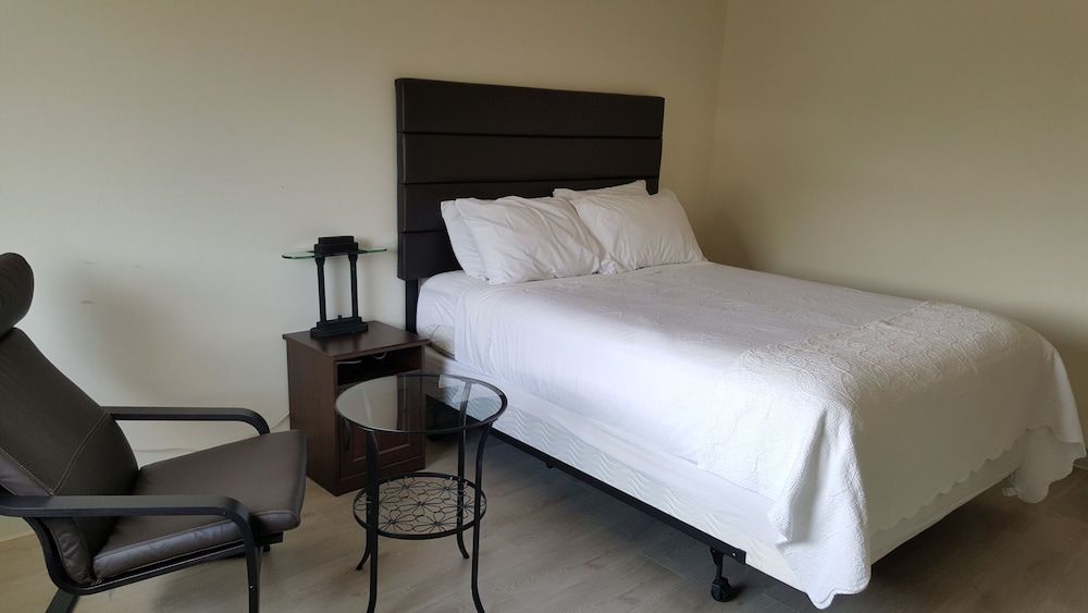 waintel studio-wainwright motel 2