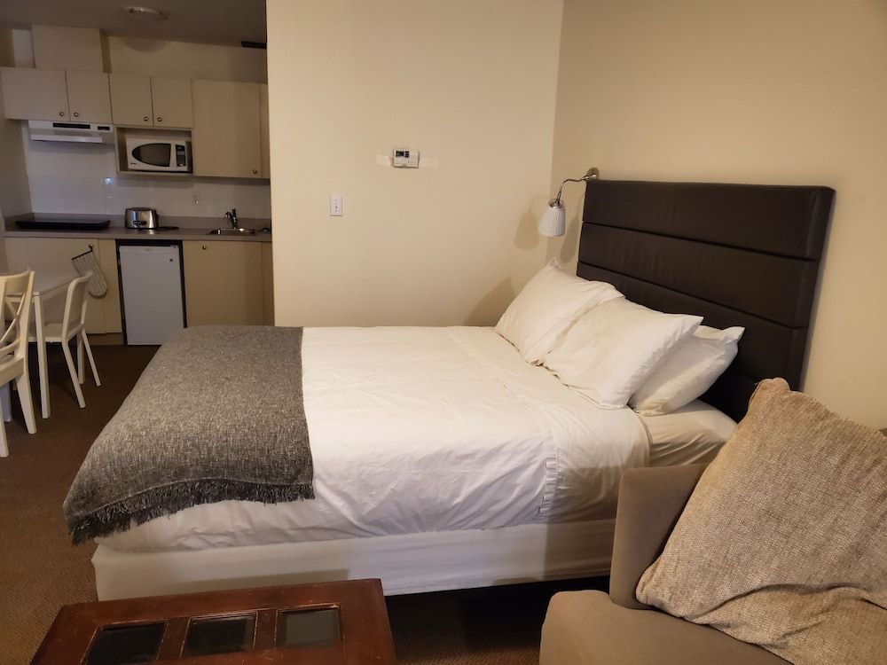 waintel studio-wainwright motel 3