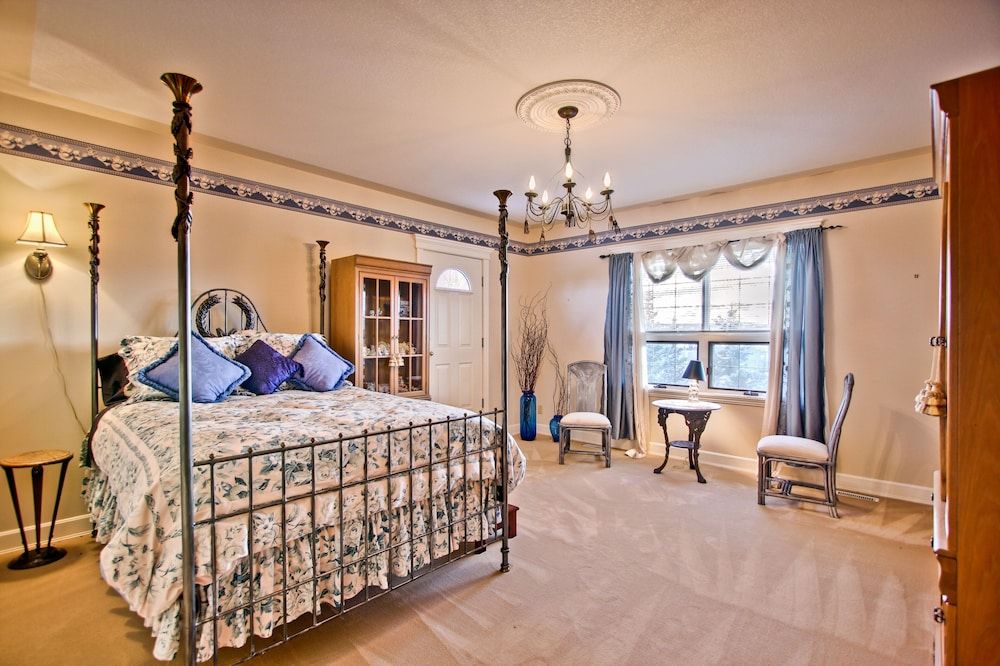 Ghost Lake Manor House 3