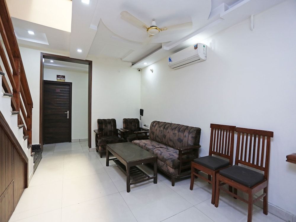 OYO 8590 Hotel Sea 2