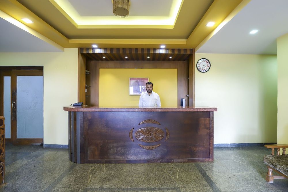 OYO 62100 Hotel Hill Top 2