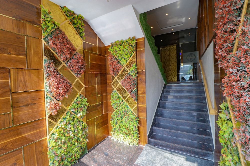 Fabhotel California Heights 3