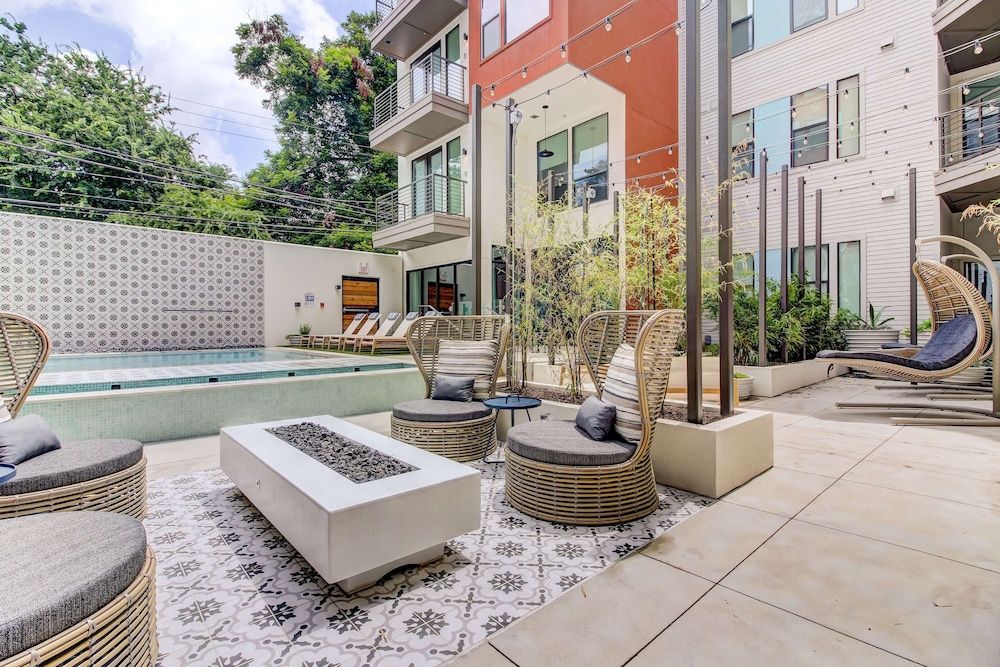 Sentral East Austin at 1614 E. Sixth 4 estrellas en Austin
