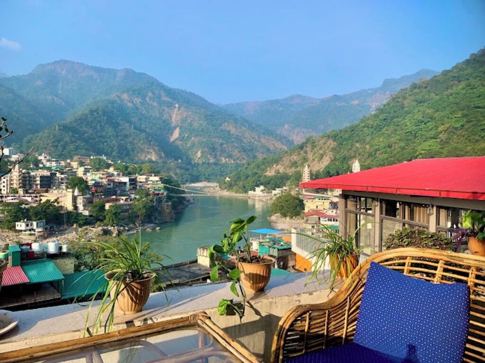 Skyard Hostel Rishikesh (Laxman Jhula)