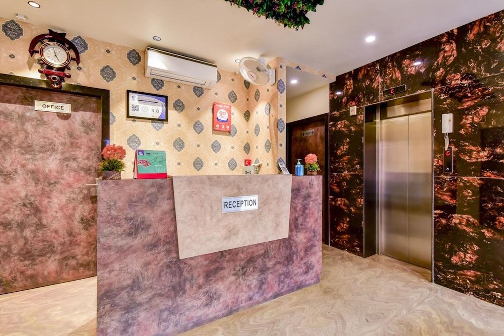 Hotel Frontier Royal 2