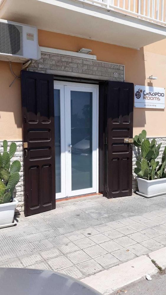 Gazebo Rooms -1 étoiles à Margherita di Savoia