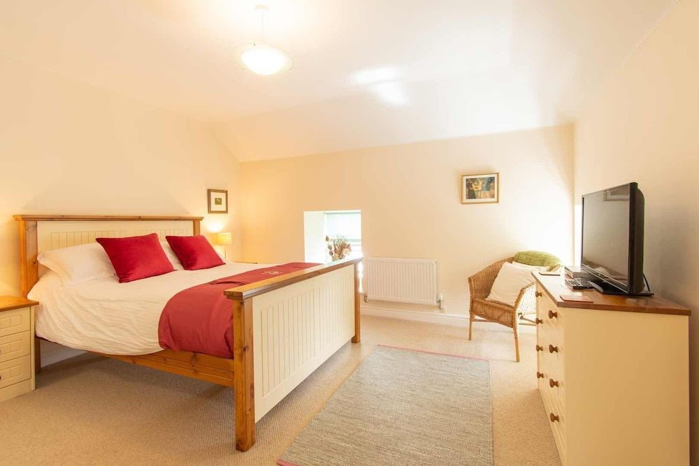 Port Charlotte Holidays 3