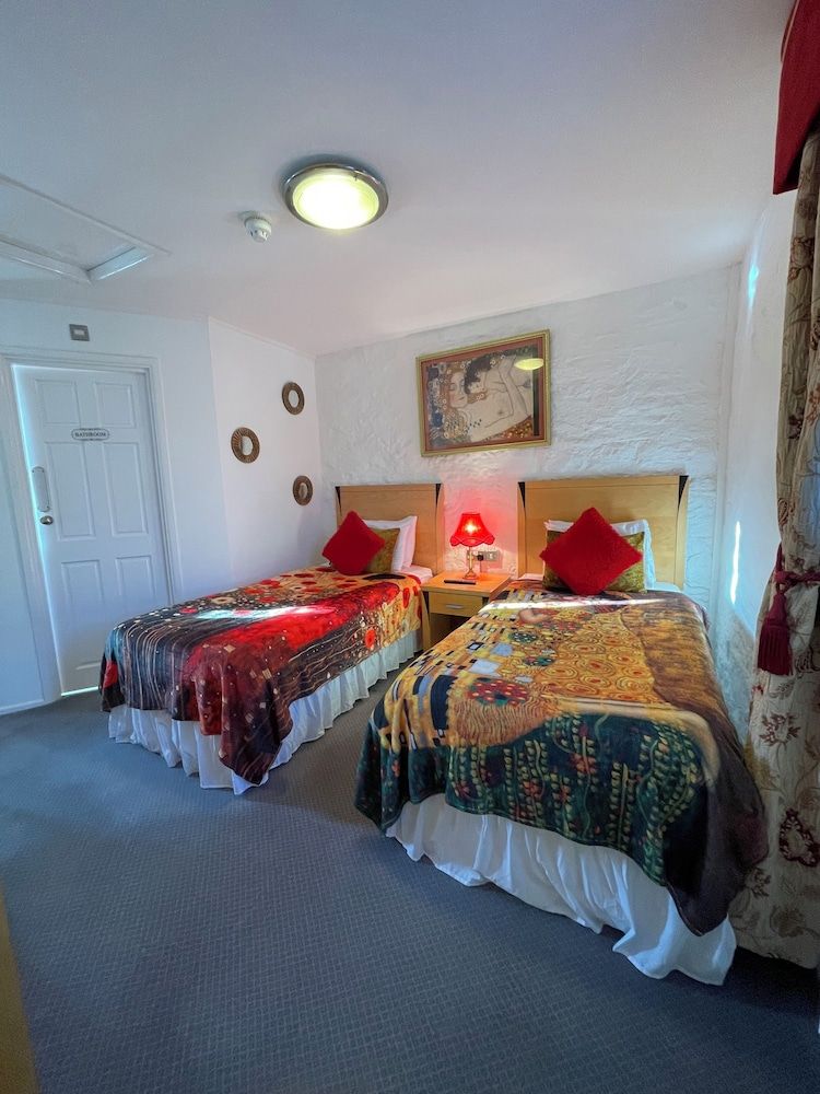 The Old Station Inn 2