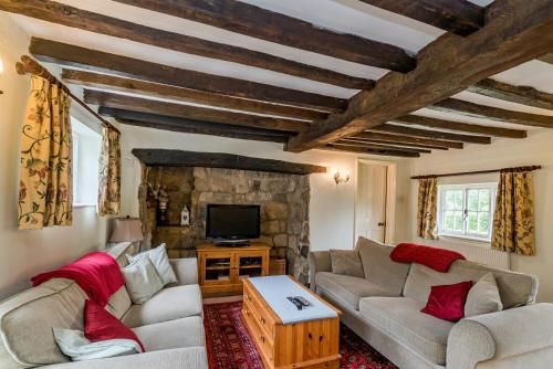 Yew Tree Cottage- Sleeps 12 Garden & Pet-Friendly 3