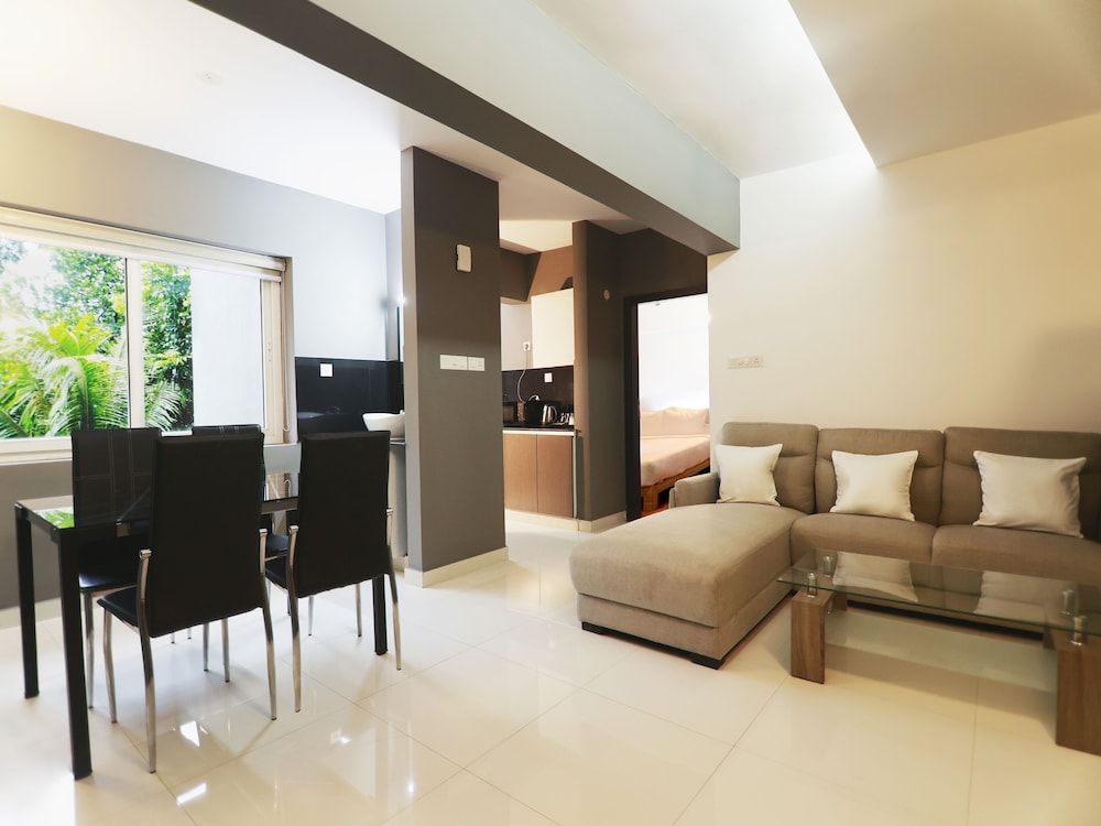 Transit Suites by GrandWest 3