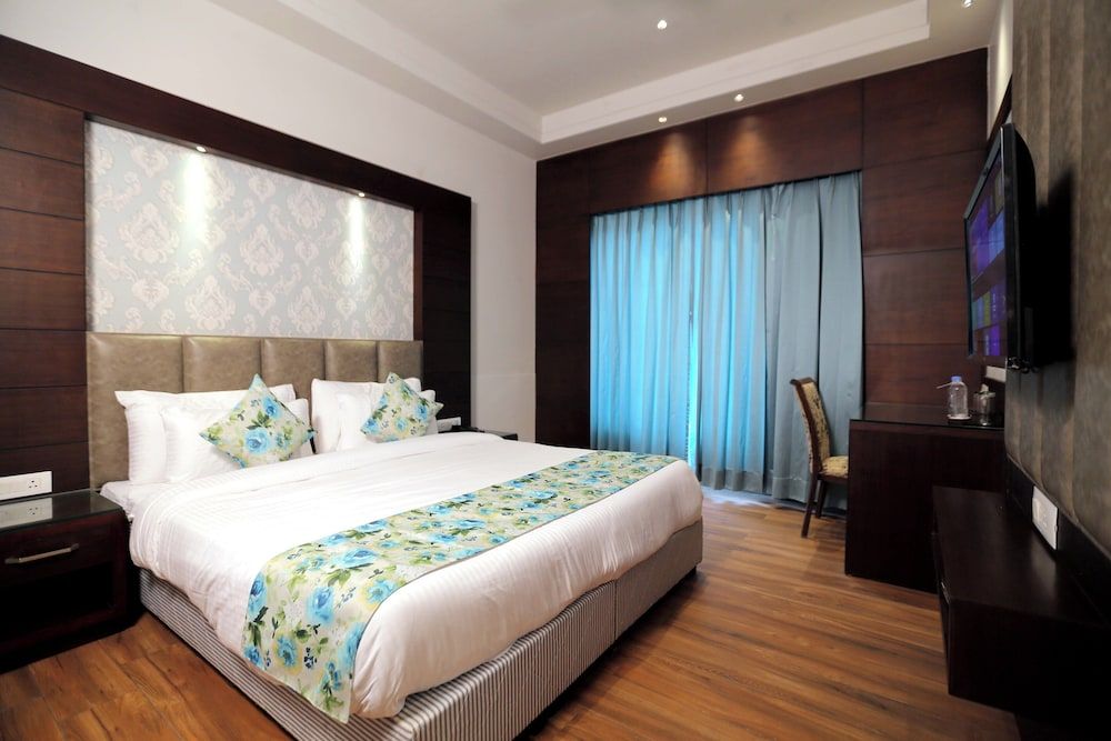 The Stella Hotel & Resort 2