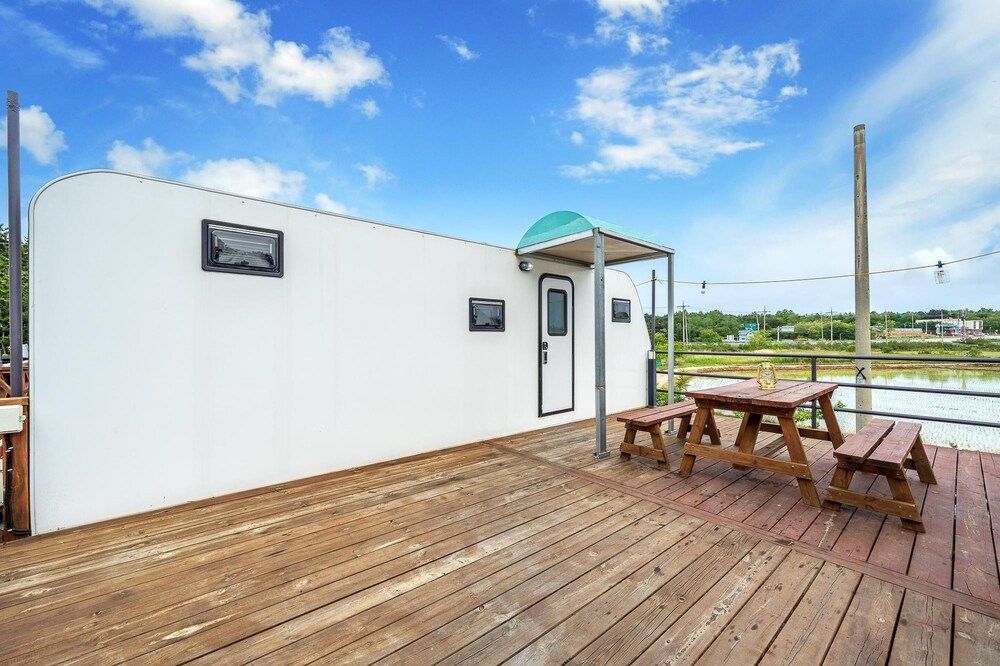 Goseong Jjun Camping Pension 3