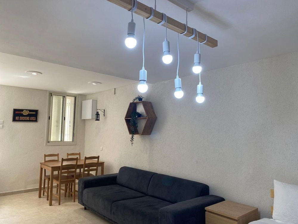 Maya Guest House-GermanColony&BahaiGardn 3