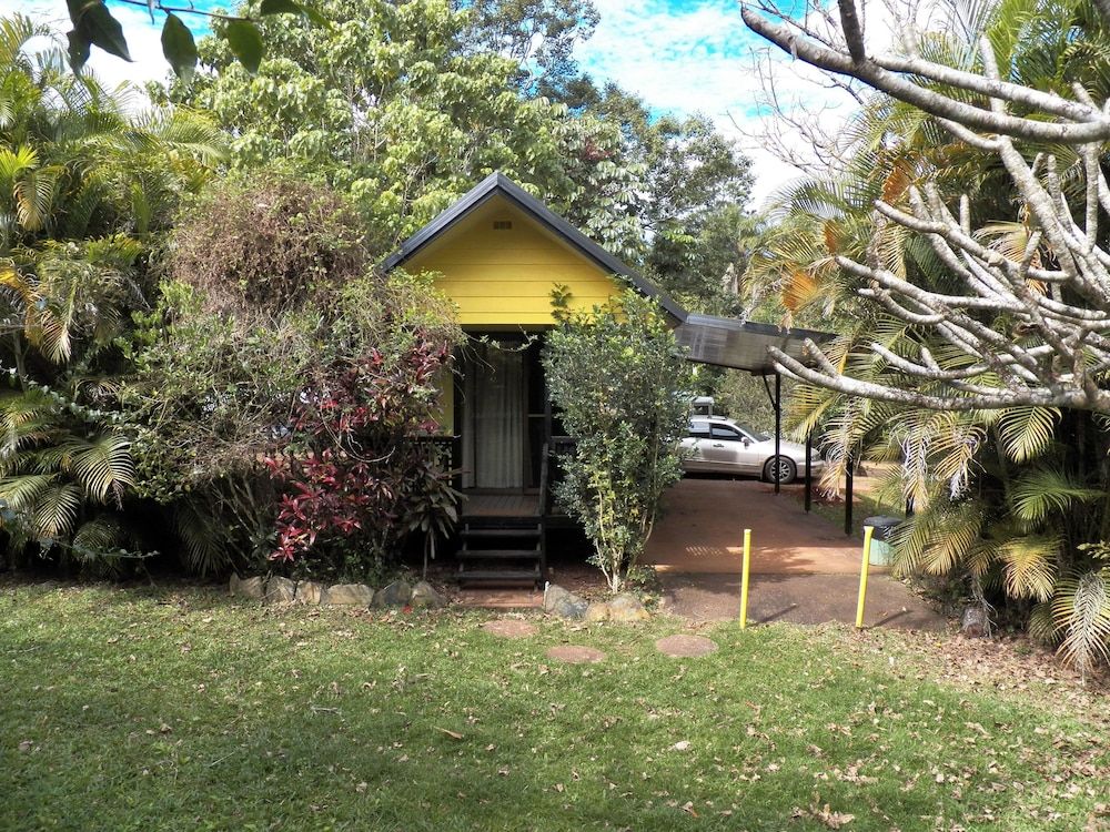 Lake Eacham Tourist Park & Self Contained Cabins 2