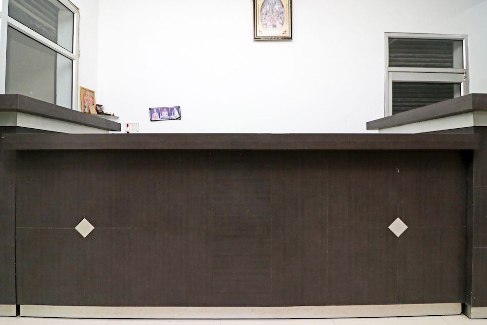 OYO 24199 Hotel Ojus Tower 2