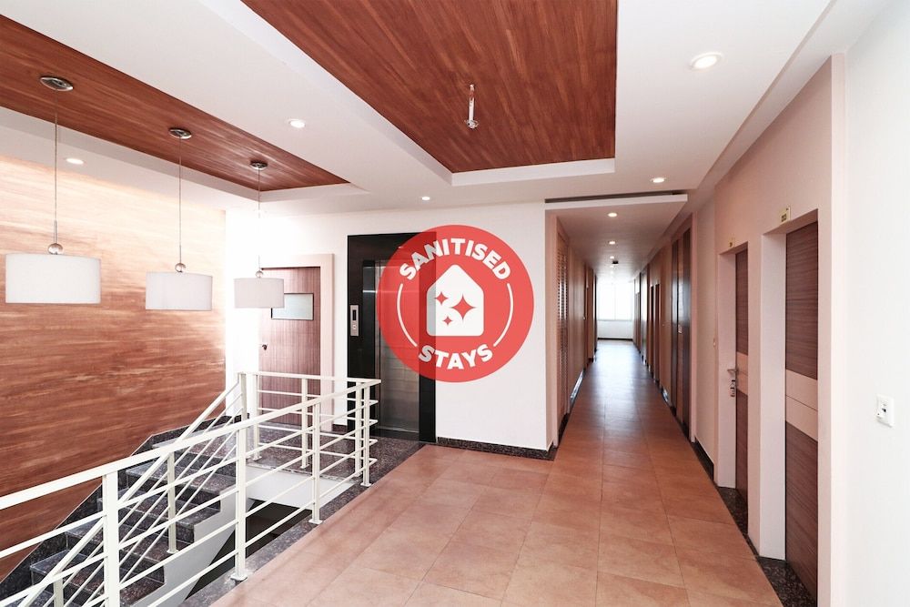 OYO 4477 City Square Hotel 2