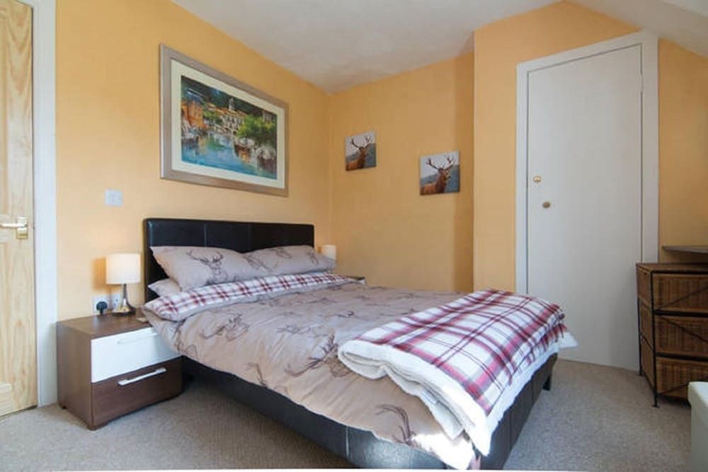 Crinan Canal Cottage 2