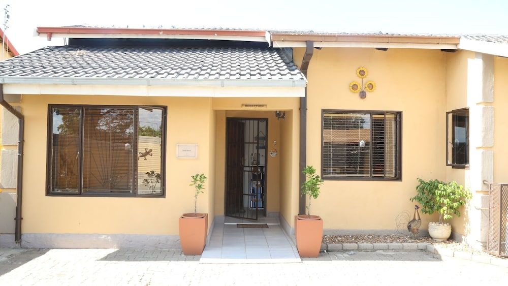 Roba Monakedi Guest Lodge