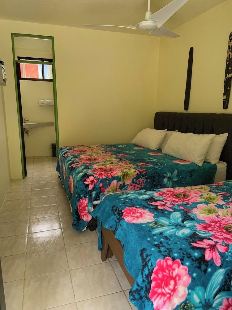 Cabinas Manzanillo Caribe Sur CR 2