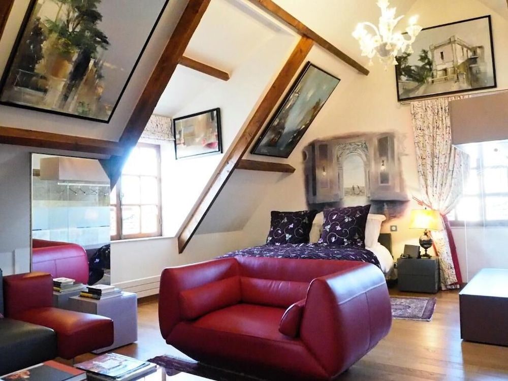 Besharat Gallery & Museum 3