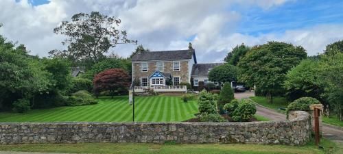 CREAG DHUBH COUNTRY HOUSE 2