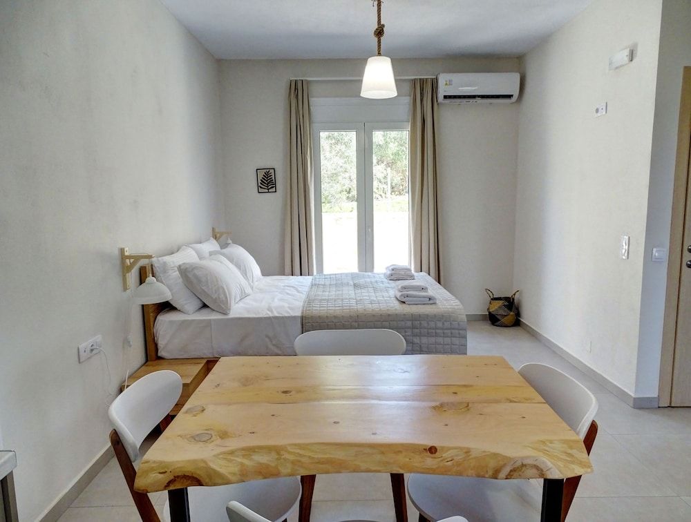 Lyrids Apartments 2