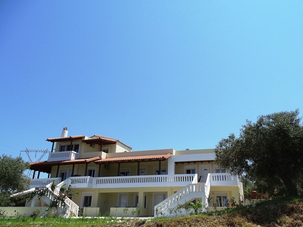 Lyrids Apartments 1