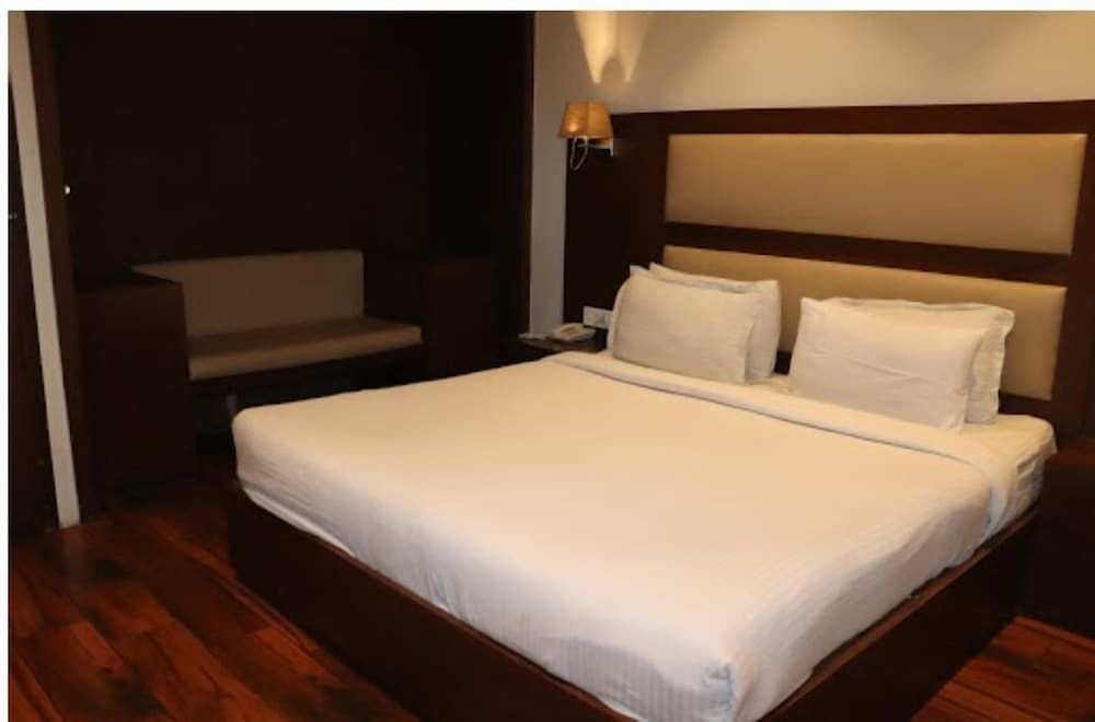 Pavna Palace Hotel 3