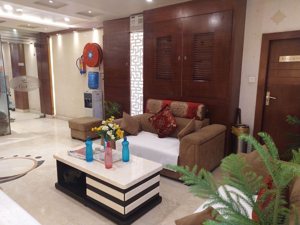 Hotel Midcity 2