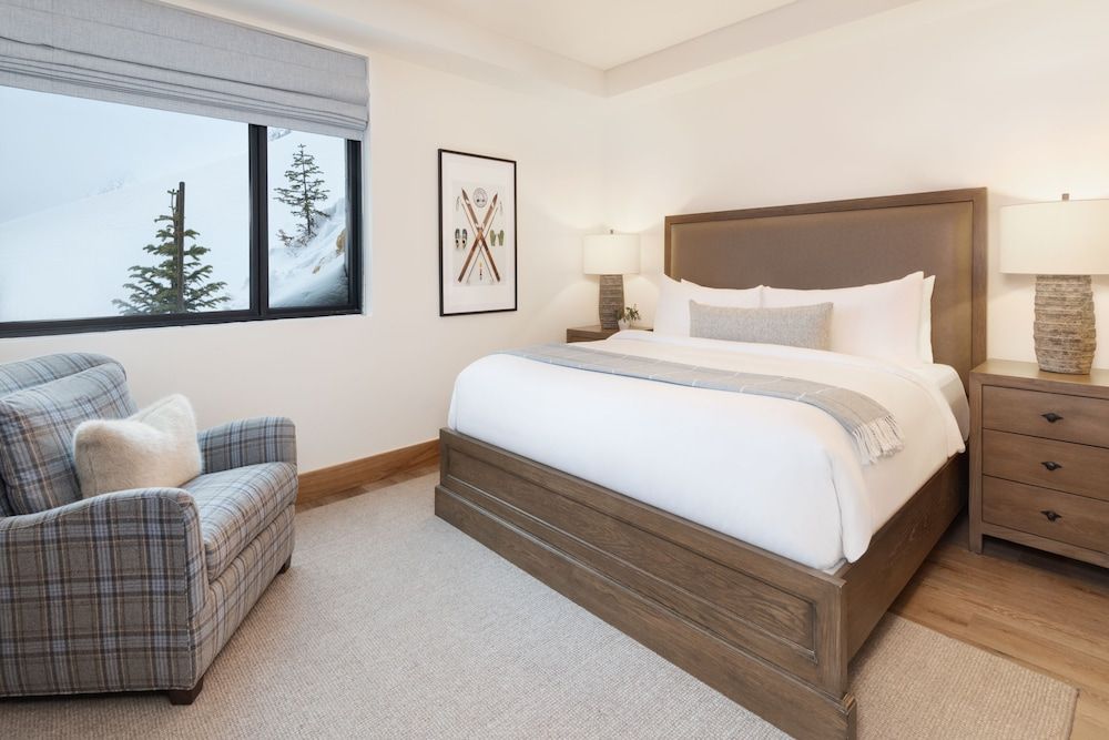 The Snowpine Lodge 3