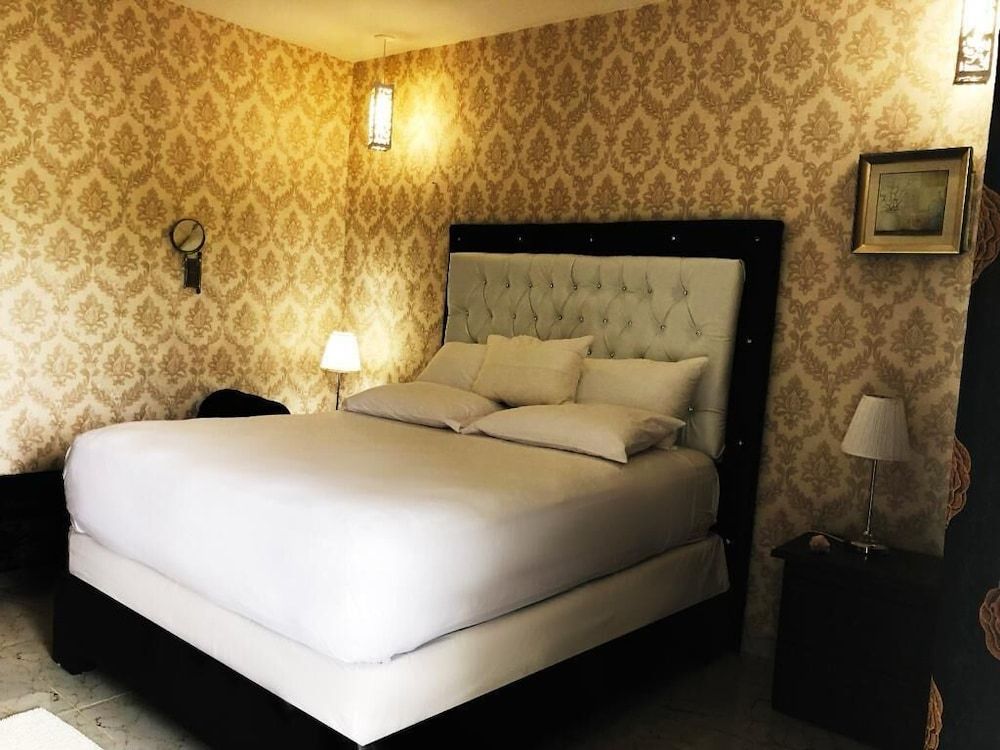 DAYMOND BLUE TROPICAL LODGE 2