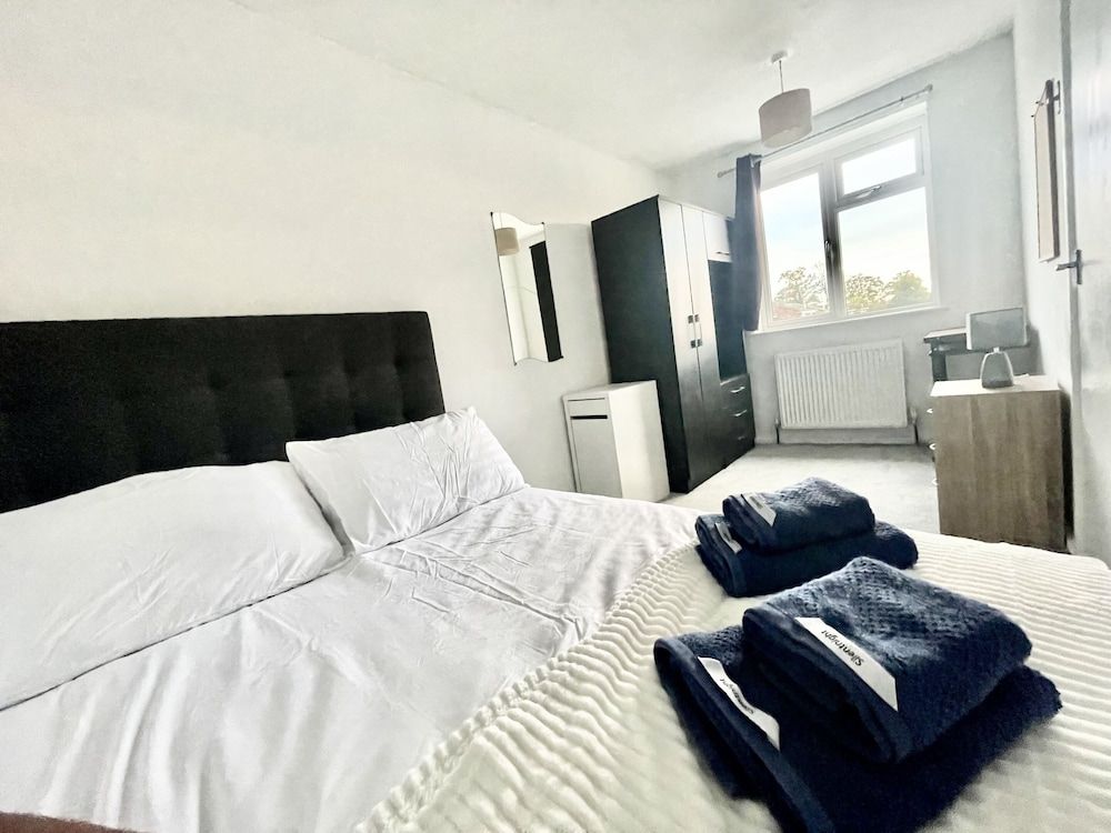 The HK House - Family Friendly Near To Blenheim Palace & Oxford City Centre 2