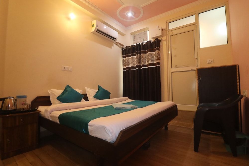 Triple one Hostels and Hotels 3