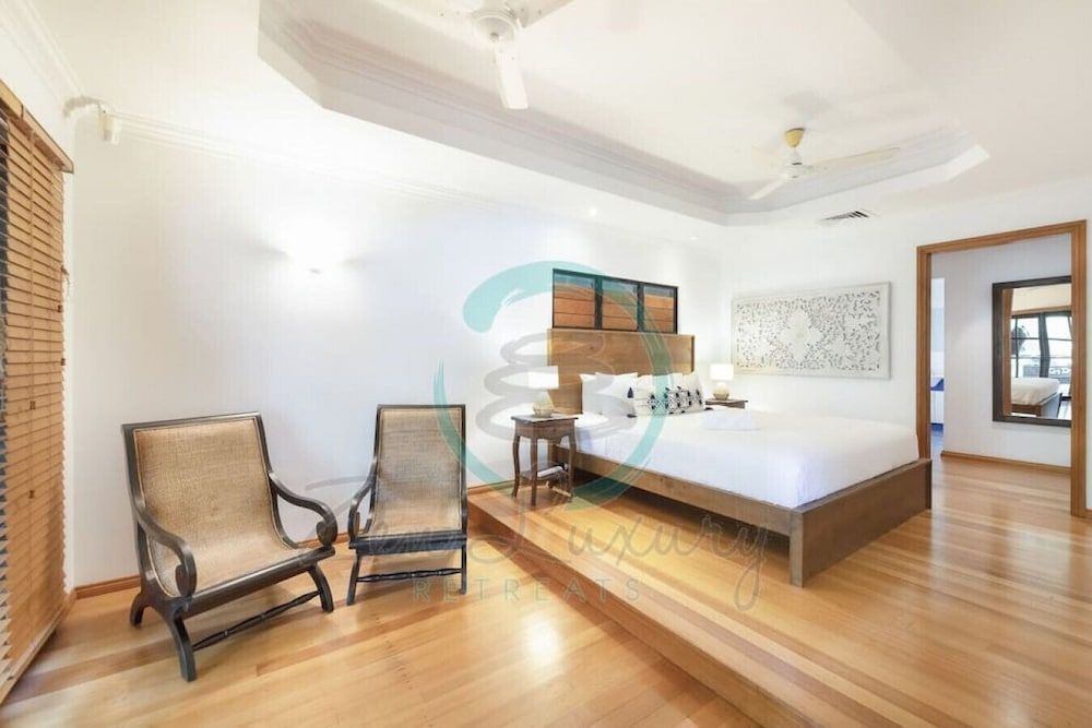 ZENLUX - 3-Story Corporate Golf Retreat