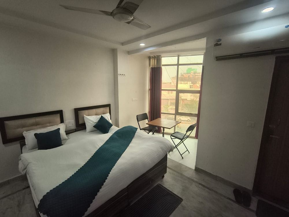 Roomshala 095 Shyam Villa 2