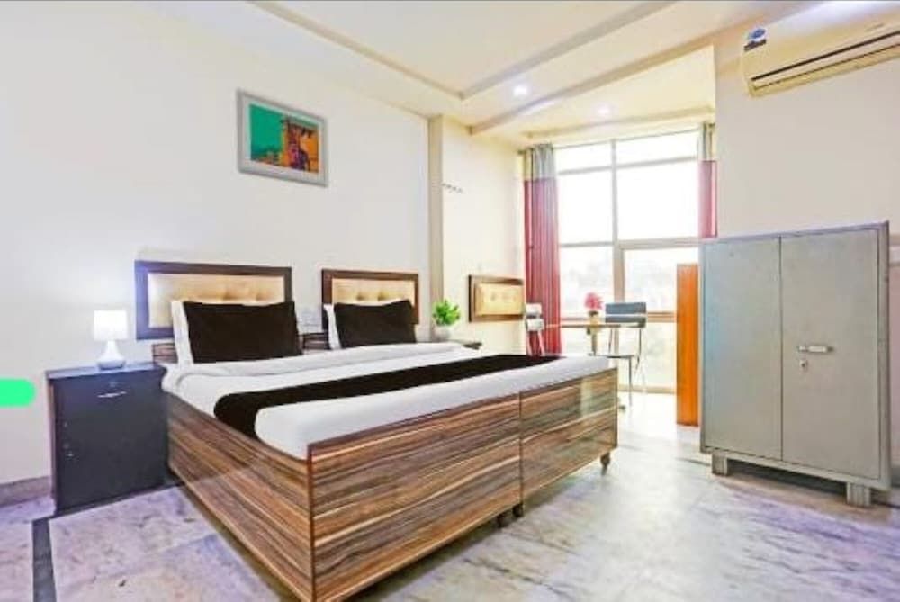 Roomshala 095 Shyam Villa -1 estrellas en New Delhi