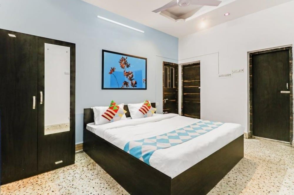 Goroomgo Panja Guest House Kolkata 3