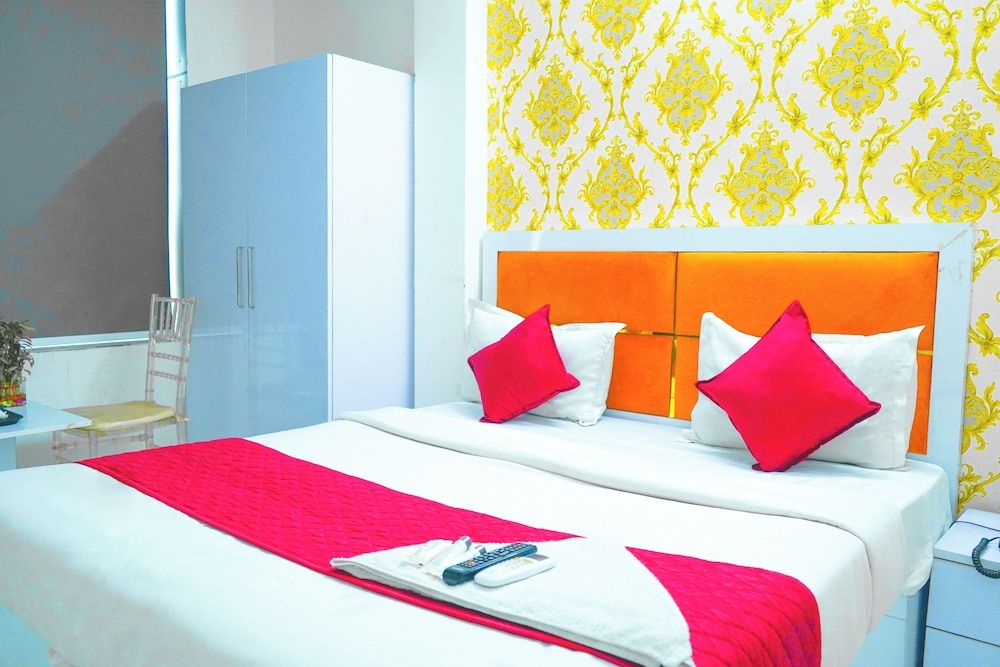 Roomshala 115 Satguru Residency 2