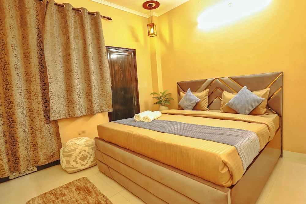 Roomshala 115 Satguru Residency 3